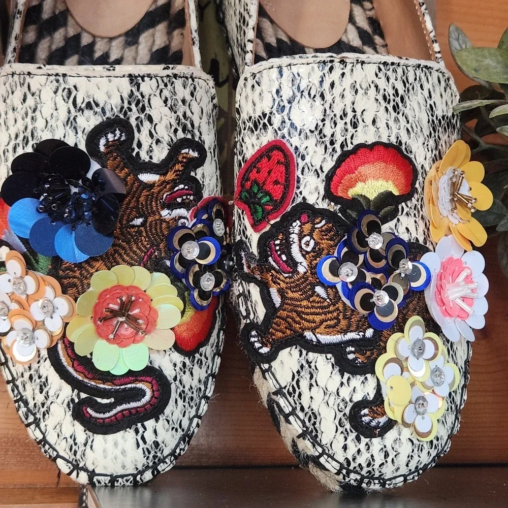 Bill Blass Anthropologie‎ Sutton Espadrille Flats Snake Bead Floral Boho Art 7.5